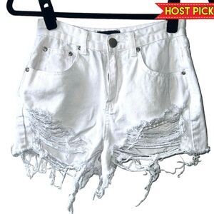 PRETTY LITTLE THING | WHITE DENIM DISTRESSED JEAN SHORTS
